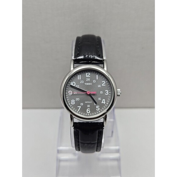 Womens Timex Weekender Indiglo Silver Tone 31mm Quartz Watch New Battery WR 30M - Picture 1 of 13